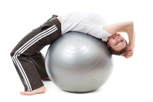 Los ejercicios con pelota pueden aliviar las molestias de espalda durante el embarazo