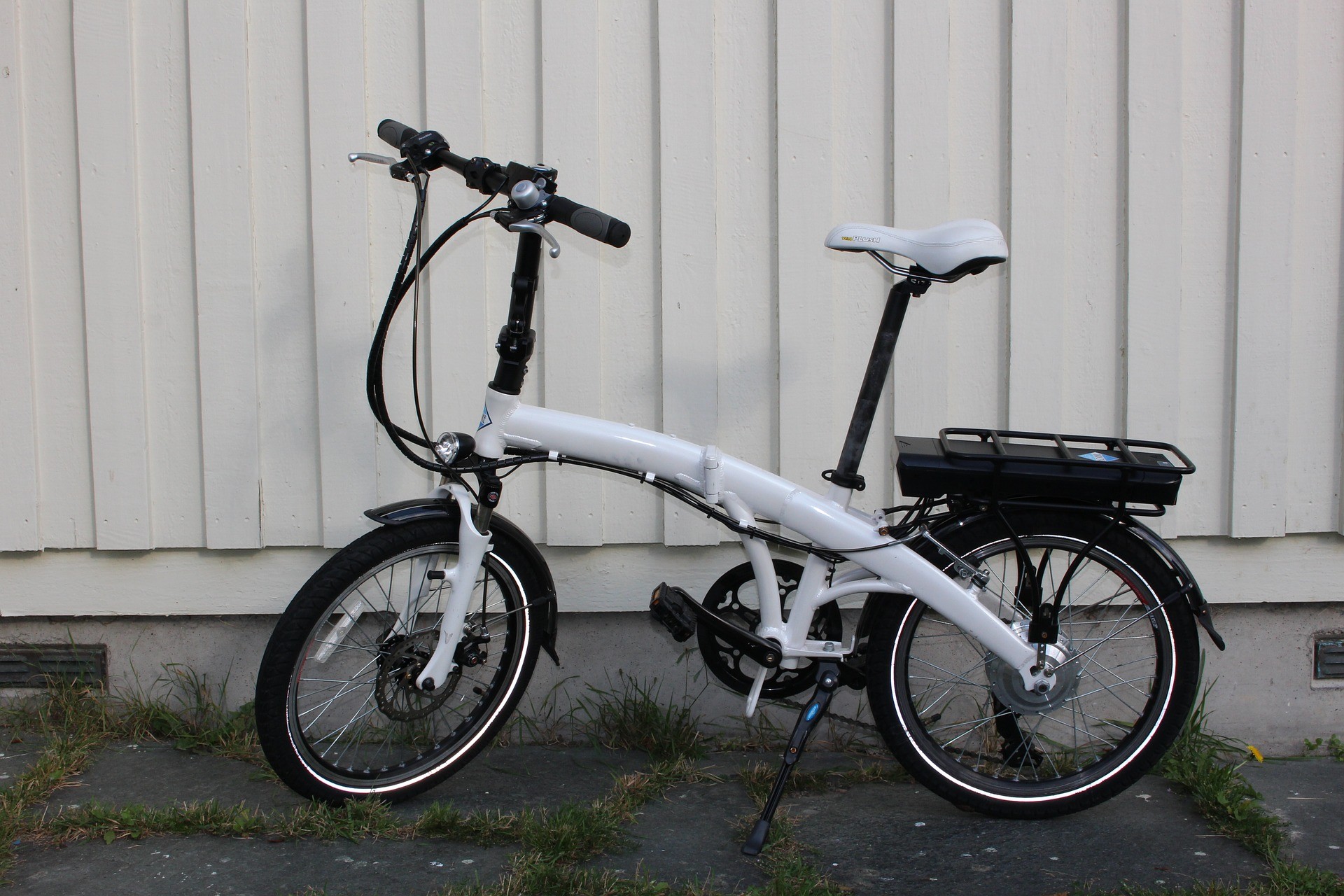 bicicleta electrica cargar tiempo cuesta dinero